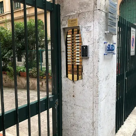 Dea Clodia Flat דירה *