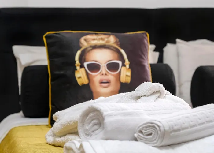 Dea Clodia Flat Rome